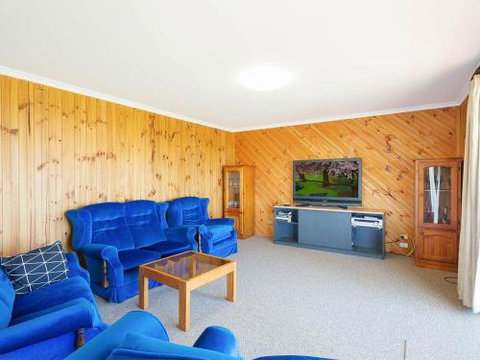 Williams Wonder Large Beach House - Mackay Tourism 1