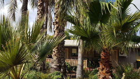 Red Ochre â€“ Large 1BR With Private Courtyard - Mackay Tourism 3