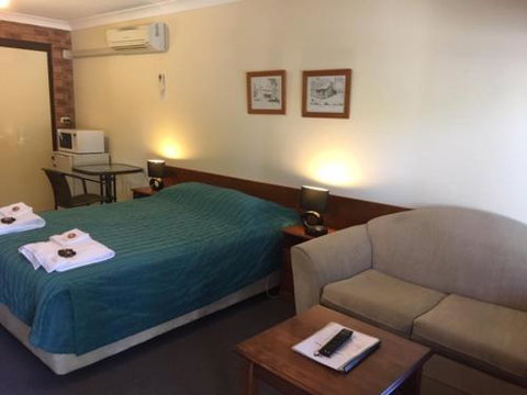 Nundle Accommodation - Mackay Tourism 3
