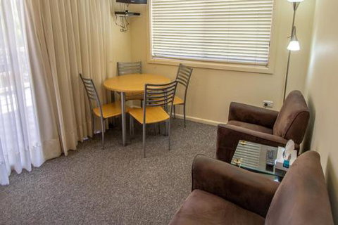 Nundle Accommodation - Mackay Tourism 2