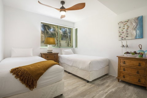 Apartment 2 Surfside - Mackay Tourism 1