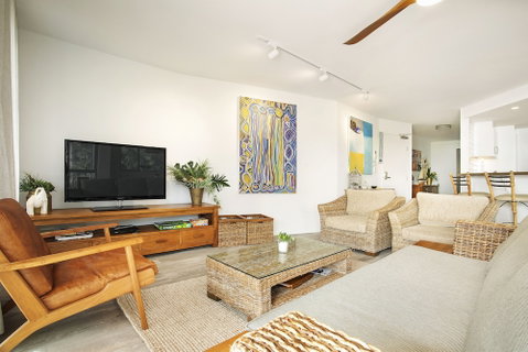 Apartment 2 Surfside - Mackay Tourism 6