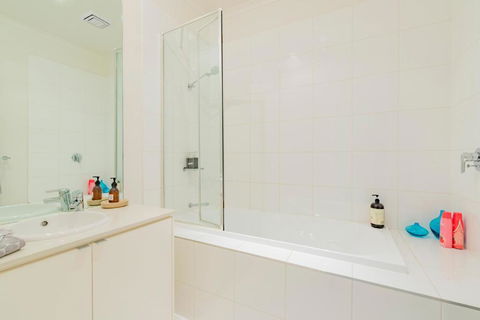 Stylish 3 Bedroom Condo - Mackay Tourism 6