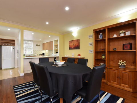 Villa Joie De Vie Located Within Cypress Lakes - Mackay Tourism 2