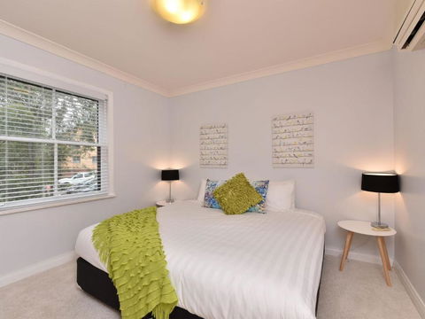 Villa Joie De Vie Located Within Cypress Lakes - Mackay Tourism 3