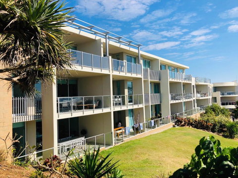 Absolute Beachfront Cabarita Beach Ocean Views 3 Bed Apartment - Mackay Tourism 4