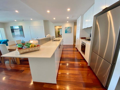 Absolute Beachfront Cabarita Beach Ocean Views 3 Bed Apartment - Mackay Tourism 2