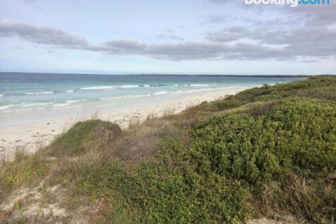 DEstrees Bay Beach House - Mackay Tourism 4