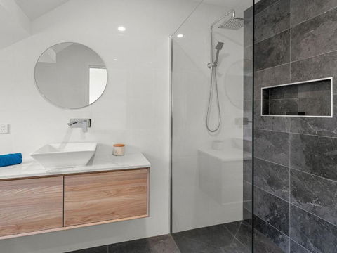 Waikiki Views - Mackay Tourism 5