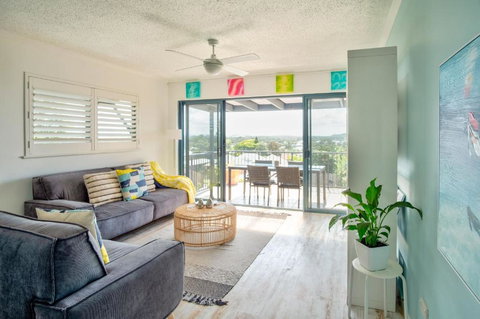 Coolum Beach 3 Level Townhouse Private Rooftop Terrace Spa Overlooking Mount Coolum - Mackay Tourism 6