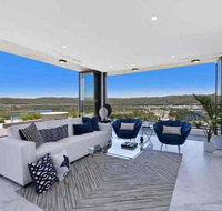 Stylish Penthouse with Views  Jacuzzi - Mackay Tourism