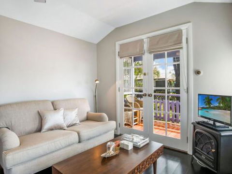Cottage 1 Hyams Beach Seaside Cottages - Mackay Tourism 3