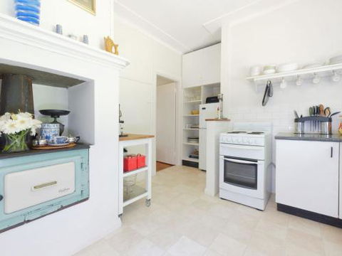 Redwood Cottage Burradoo Getaway Southern Highlands 4pm Check Out Sunday - Mackay Tourism 4