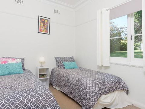 Redwood Cottage Burradoo Getaway Southern Highlands 4pm Check Out Sunday - Mackay Tourism 2