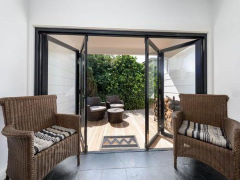 THE BEACH HOUSE Gerroa 4pm Check Out Sundays - Mackay Tourism 3