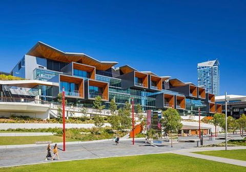 DREAM HARBOUR VIEW 2 BRM / GYM POOL & PARKING - Mackay Tourism 6