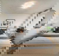 Bright and Sunny Studio Apartment - Mackay Tourism