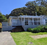 Seagrass Beach House at Hyams 4pm Check Out Sundays - Mackay Tourism