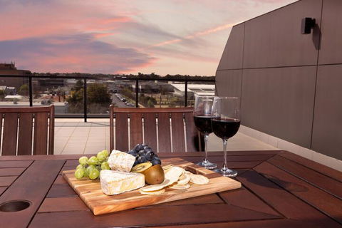 Enjoy Penthouse Living In The CBD - Mackay Tourism 5