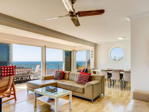 PENZANCE Gerroa Beachfront To Shelley Beach & 4pm Check Out Sundays - Mackay Tourism 1