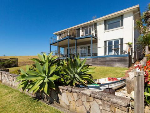 PENZANCE Gerroa Beachfront To Shelley Beach & 4pm Check Out Sundays - Mackay Tourism 3