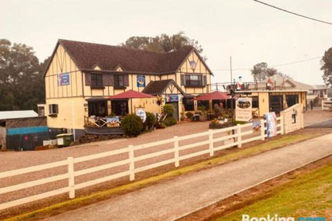 Hilltop Gallery - Mackay Tourism 2