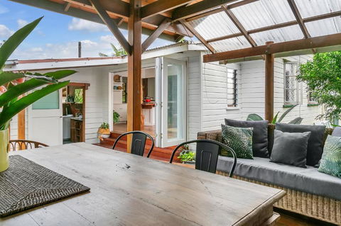 Lazenby Lodge - Mackay Tourism 2
