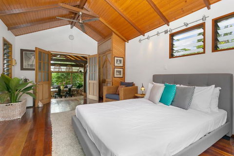 Lazenby Lodge - Mackay Tourism 4