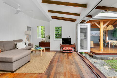 Lazenby Lodge - Mackay Tourism 6