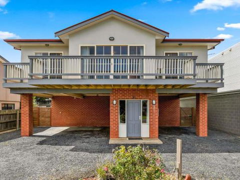 Beach House Phillip Island - Mackay Tourism 3