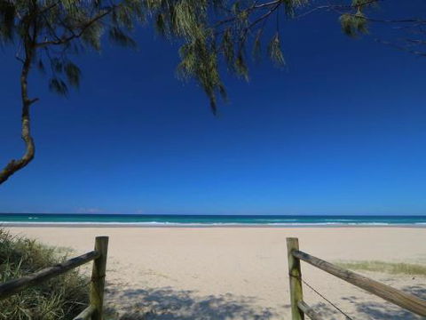 Deluxe Swim Up Drift North 3 - Mackay Tourism 6
