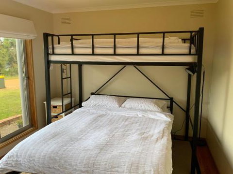 Anglesea Holiday House - Mackay Tourism 2