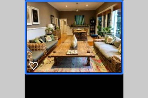 Healesville Garden Country Retreat - Mackay Tourism 1