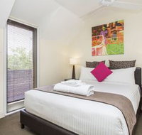 Sydney Harbor Town Houses Longs Ln - Mackay Tourism