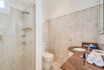 Spacious 4 Bedroom House The Hill - Mackay Tourism 1