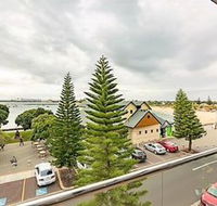 Spacious Apartment with Sea Views - Mackay Tourism