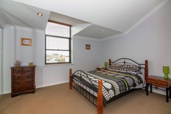 Spacious Apartment With Sea Views - Mackay Tourism 2