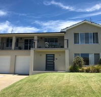 Ocean House at Mollymook - Mackay Tourism