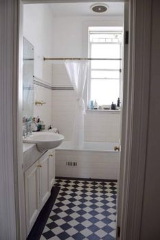 Expansive French Style Apartment H343 - Mackay Tourism 4