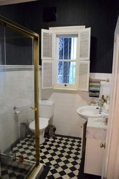 Expansive French Style Apartment H343 - Mackay Tourism 3