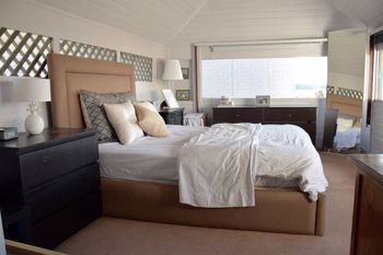 Expansive French Style Apartment H343 - Mackay Tourism 1