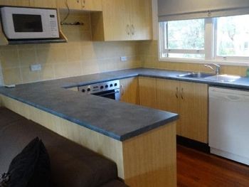 Lakeside Getaway - Mackay Tourism 1