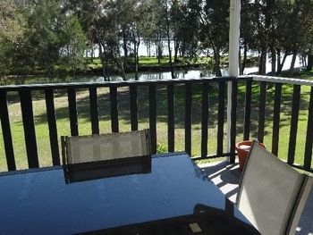 Lakeside Getaway - Mackay Tourism 4