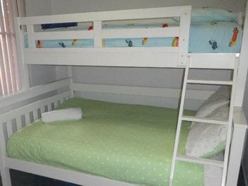 Lakeside Getaway - Mackay Tourism 5