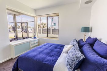 Serene Marinafront 3BR Retreat - Mackay Tourism 1