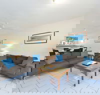 Seascape Holidays  Beachfront Terraces - Mackay Tourism