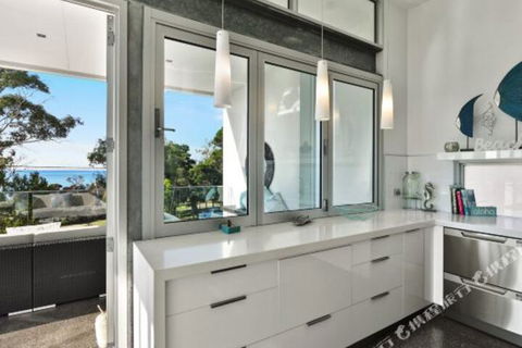 The Accommodation Group â€“ Glasshouse On Bentley Bridport - Mackay Tourism 6