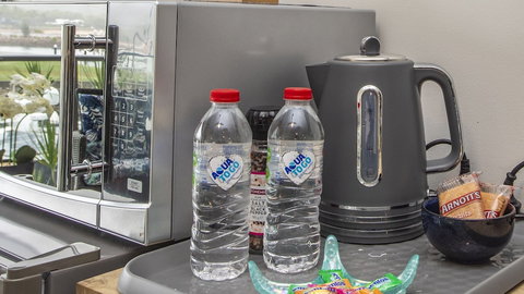 Magnetic Blue Waterfront Apartments - Mackay Tourism 5