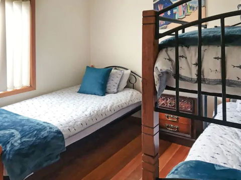 Home Near Shops & Beach - Mackay Tourism 0