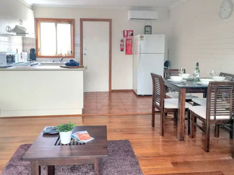 Home Near Shops & Beach - Mackay Tourism 5